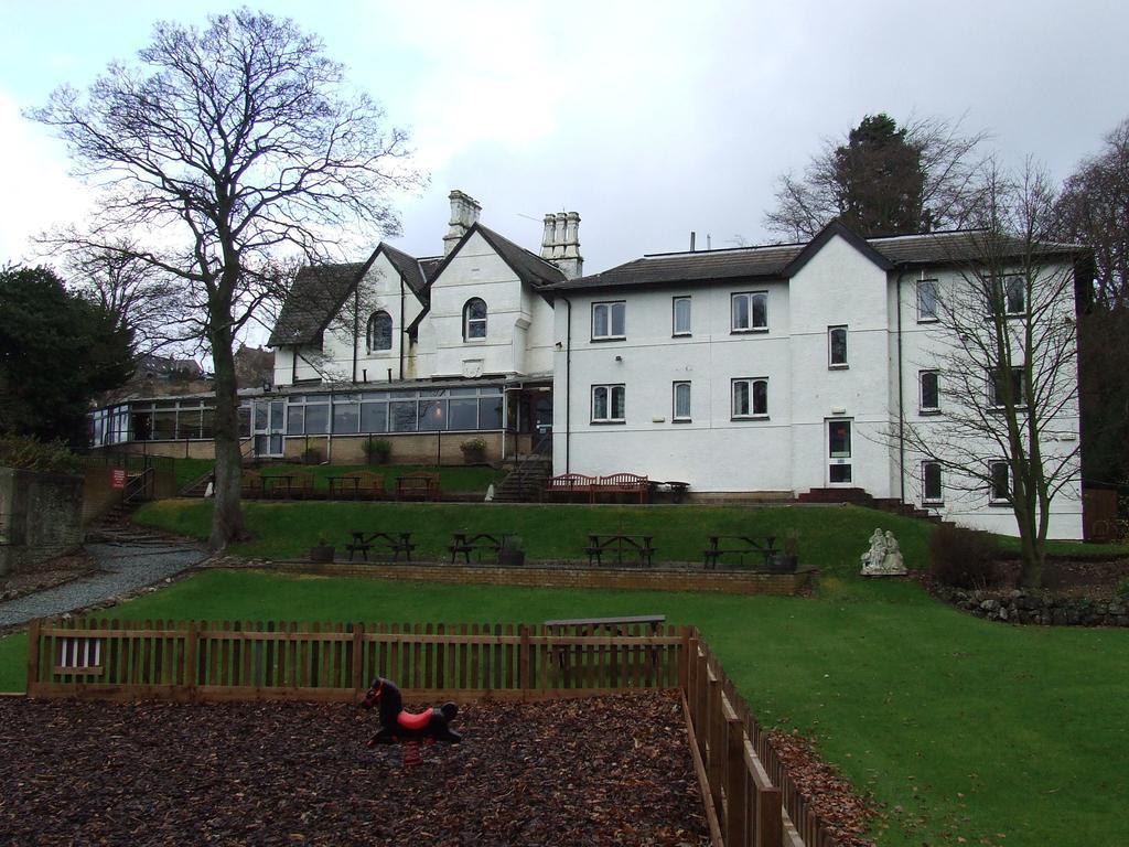 Kaim Park Hotel Bathgate Exterior foto